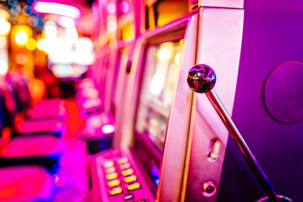 Auto Roulette live wheel spinning on maeltoto platform with betting interface
